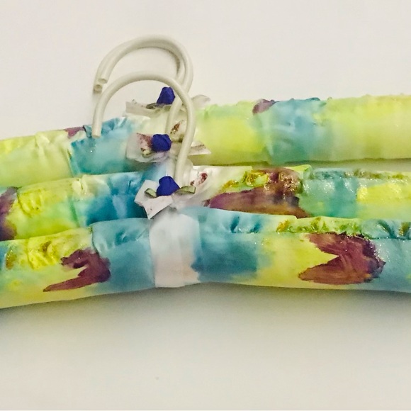 New Three Satin Hangers Hand Painted by Artist USA - Picture 6 of 16